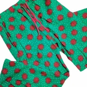 Avon Sleigh all day holiday green pajama bottoms size small